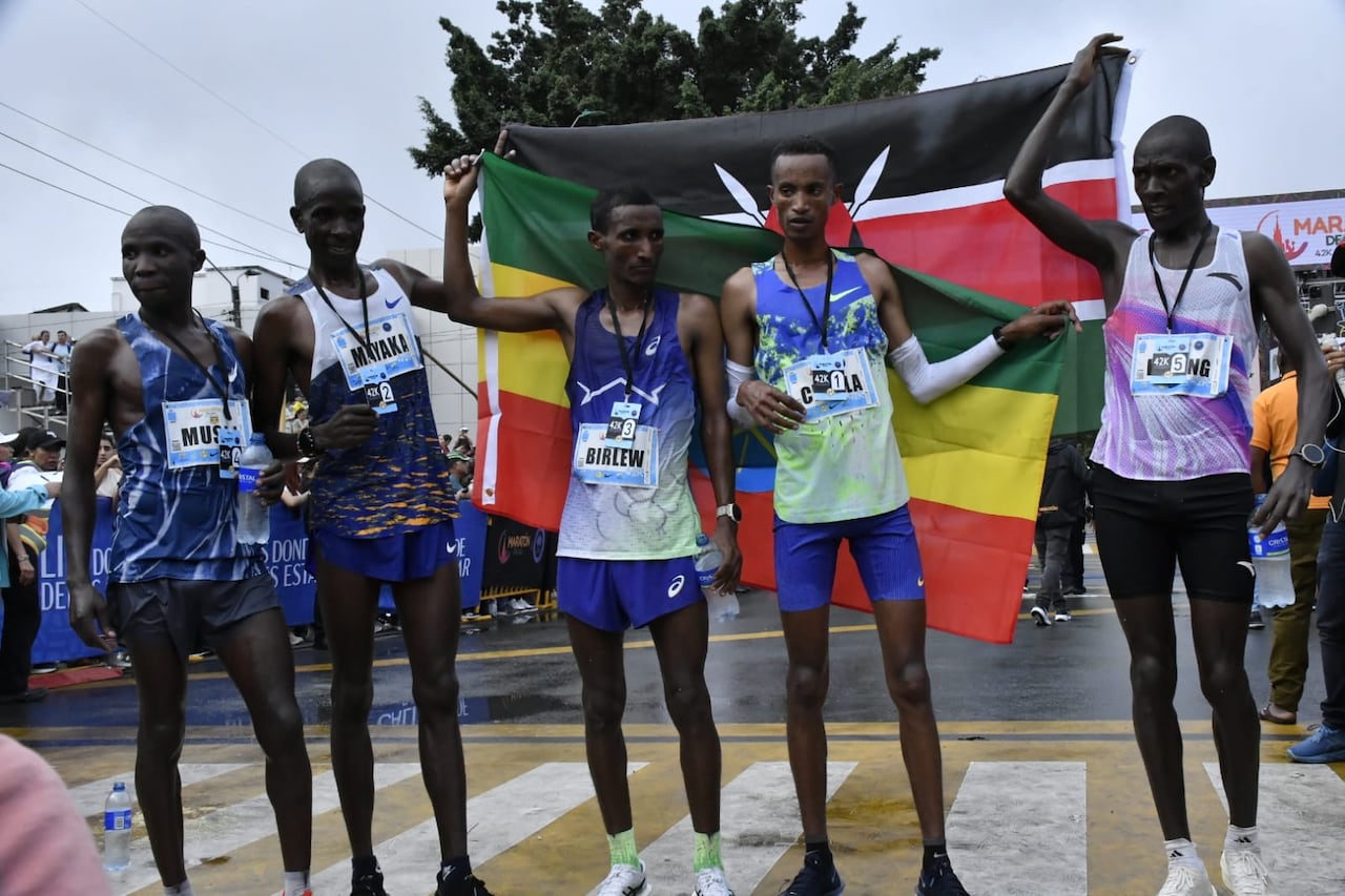 Corredores africanos tuvieron protagonismo en la Maratón de Cali 2026.