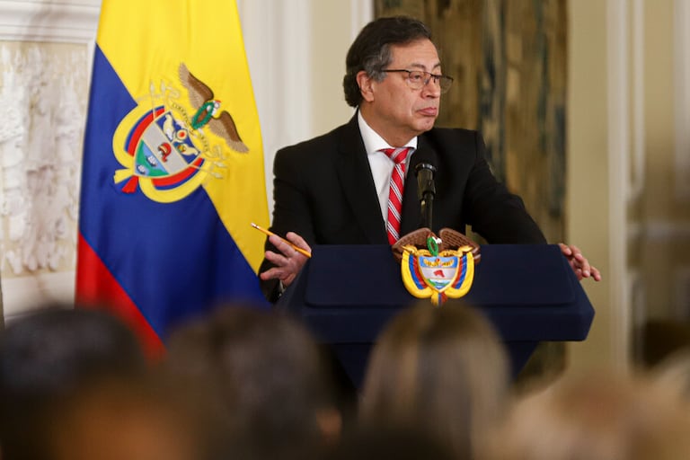 El presidente Gustavo Petro instauró demandas ante la Corte Suprema de Justicia por injuria y calumnia contra los congresistas Jota Pe Hernández, Miguel Polo Polo y Lina María Garrido.