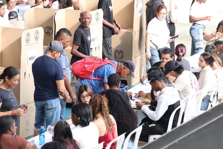 Canciones presidenciales 2026 puesto de votación colegio nuevo latir distrito de Agua Blanca Cali