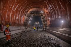 Recientemente se terminó la primera fase de la Nueva vía al mar, que en su mayoría corresponde al Túnel del Toyo.
