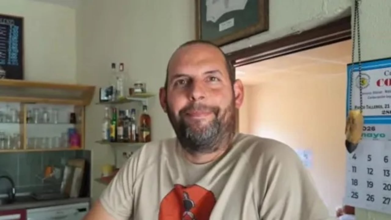 Durante casi todo el año, el silencio domina Benamira, un pueblo donde Fernando del Amo es el único habitante.