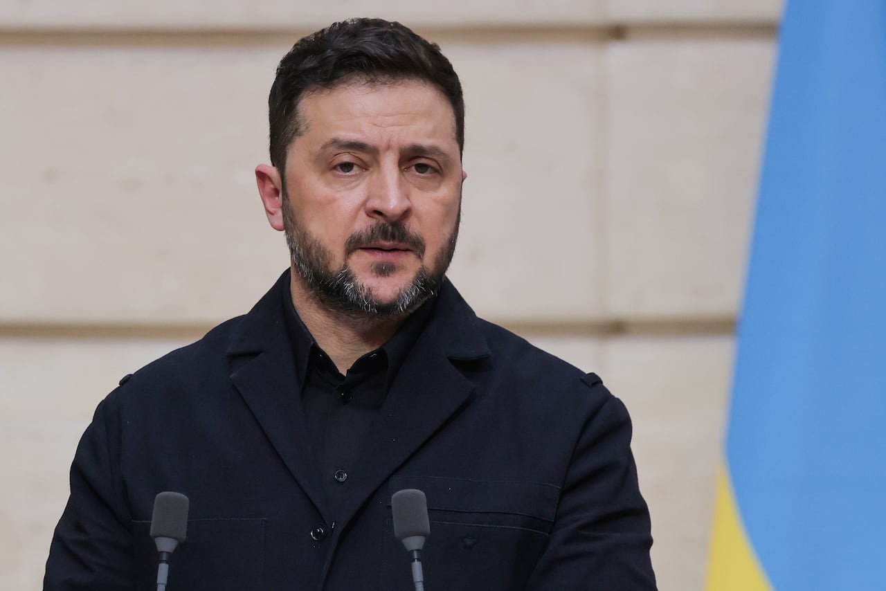 El presidente ucraniano Volodimir Zelenski en conferencia de prensa en el Palacio del Elíseo en París.