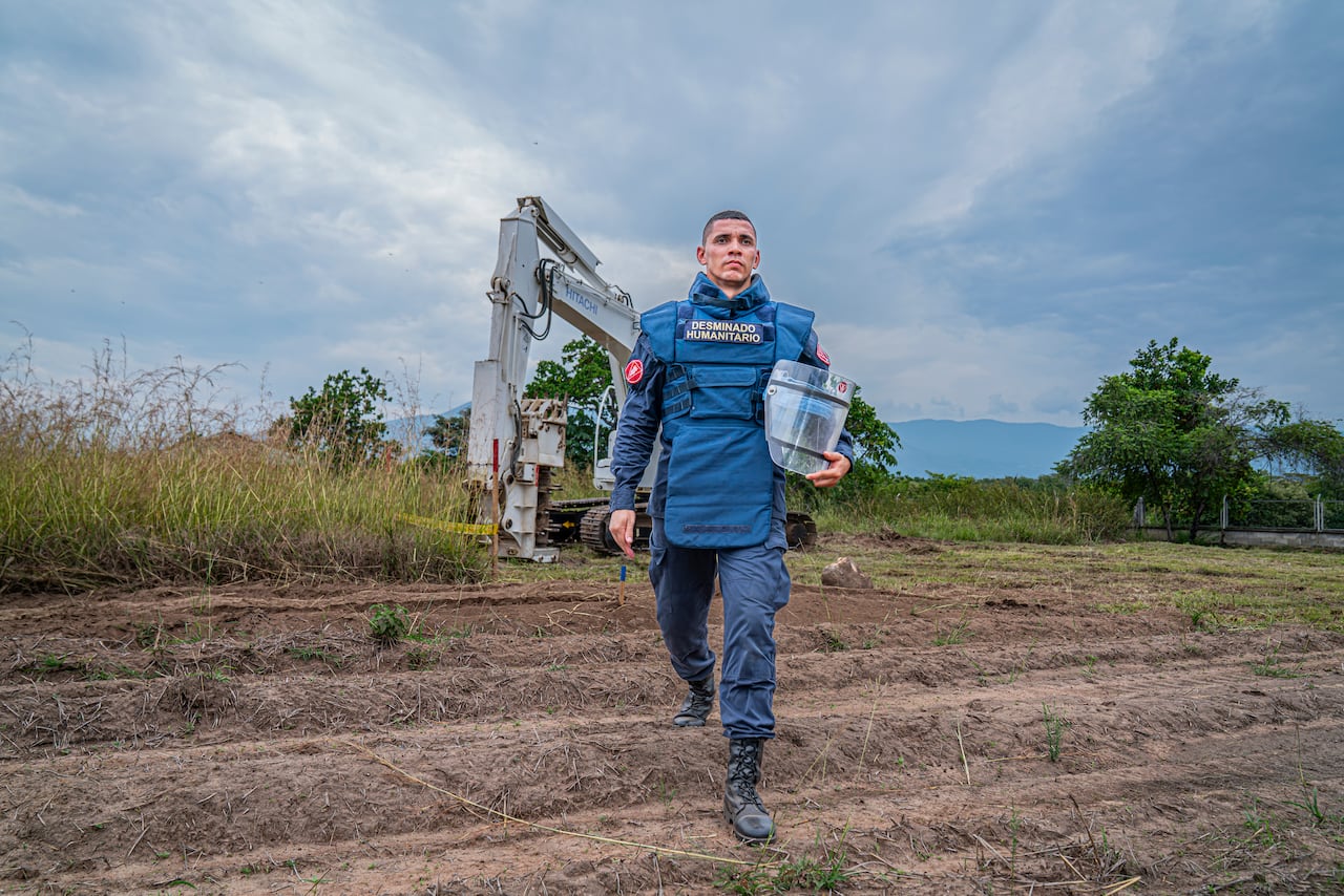 Más de 350 municipios han sido declarados libres de sospecha de minas en Colombia. El trabajo ha sido conjunto entre organizaciones civiles y la Fuerza Pública. Aun así, nuevas instalaciones de estos explosivos amenazan con revertir esos avances.