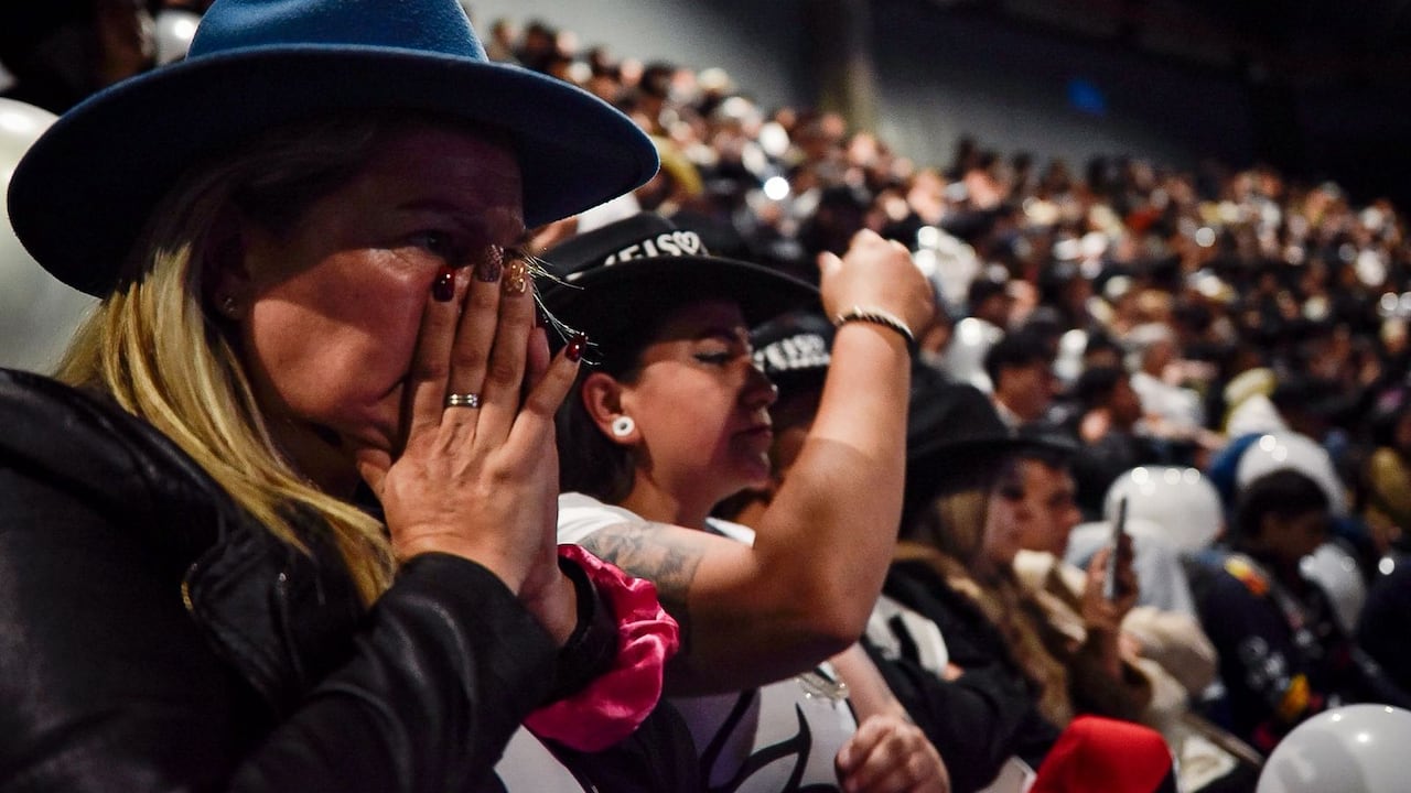 El silencio y los aplausos marcaron uno de los momentos más conmovedores del homenaje.