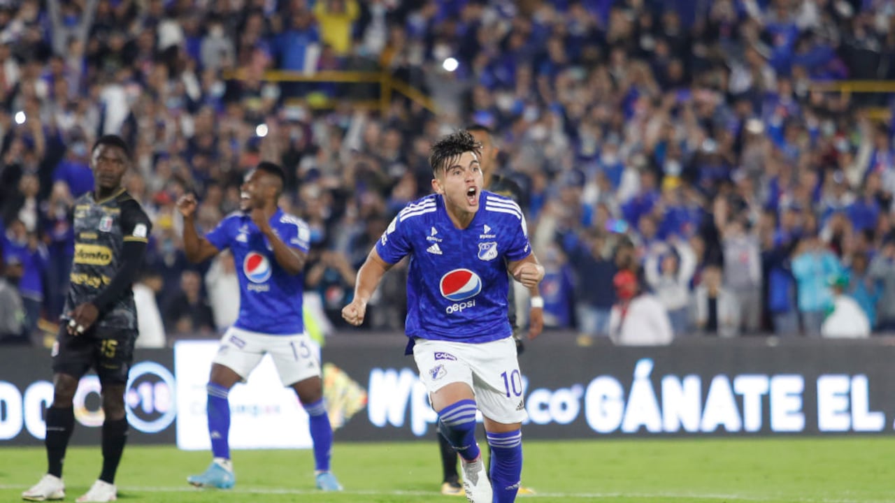BOGOTA, COLOMBIA - MARCH 18: Daniel Ruiz of Millonarios celebrates after score the first goal for his team during the match between Millonarios and Once Caldas as part of the Liga BetPlay at Estadio El Campin on March 18, 2022 in Bogota, Colombia. (Photo by Daniel Munoz/VIEW press/Corbis via Getty Images)