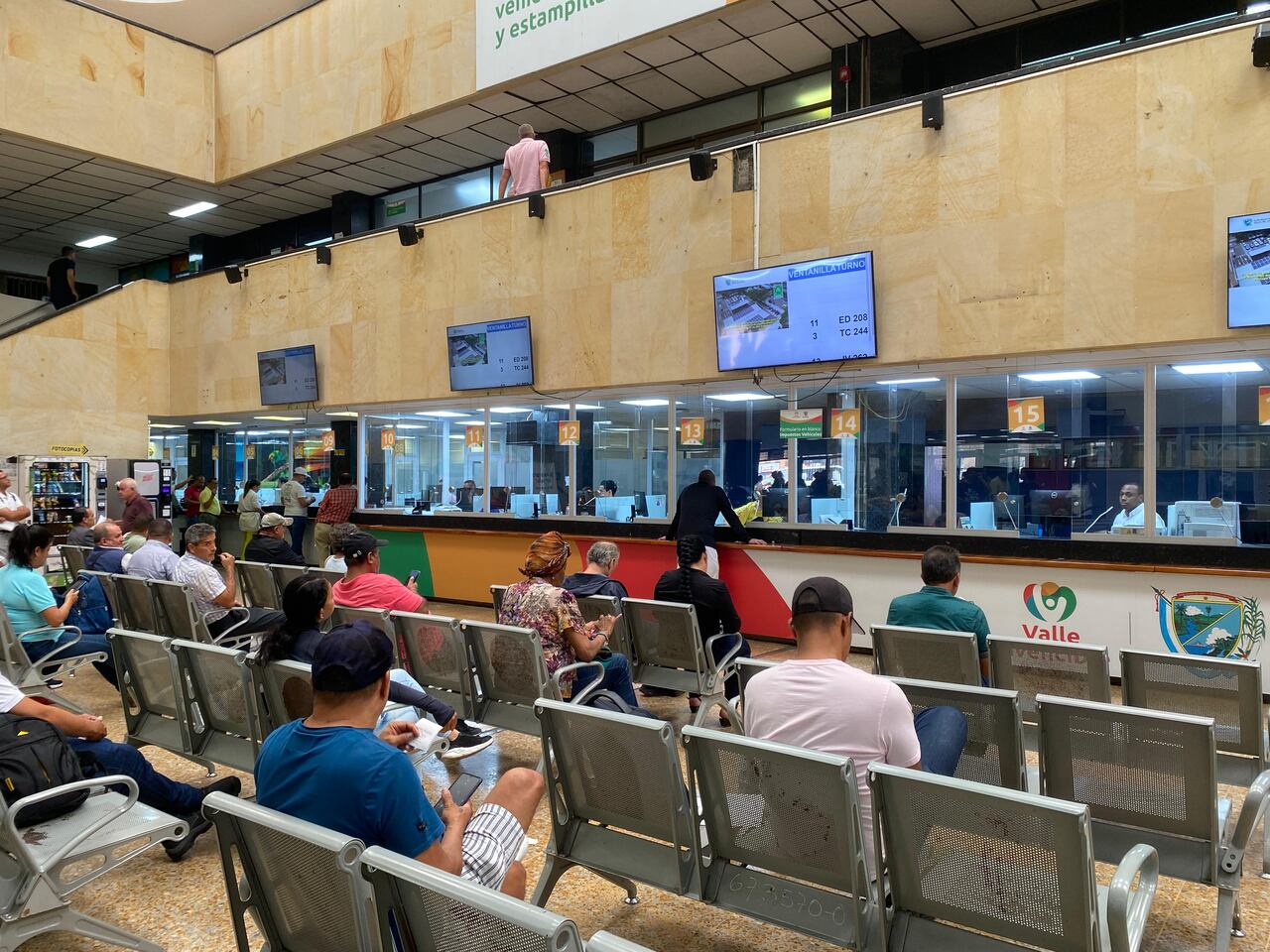 La Gobernación del Valle enviará notificación a los más de 7 mil morosos.