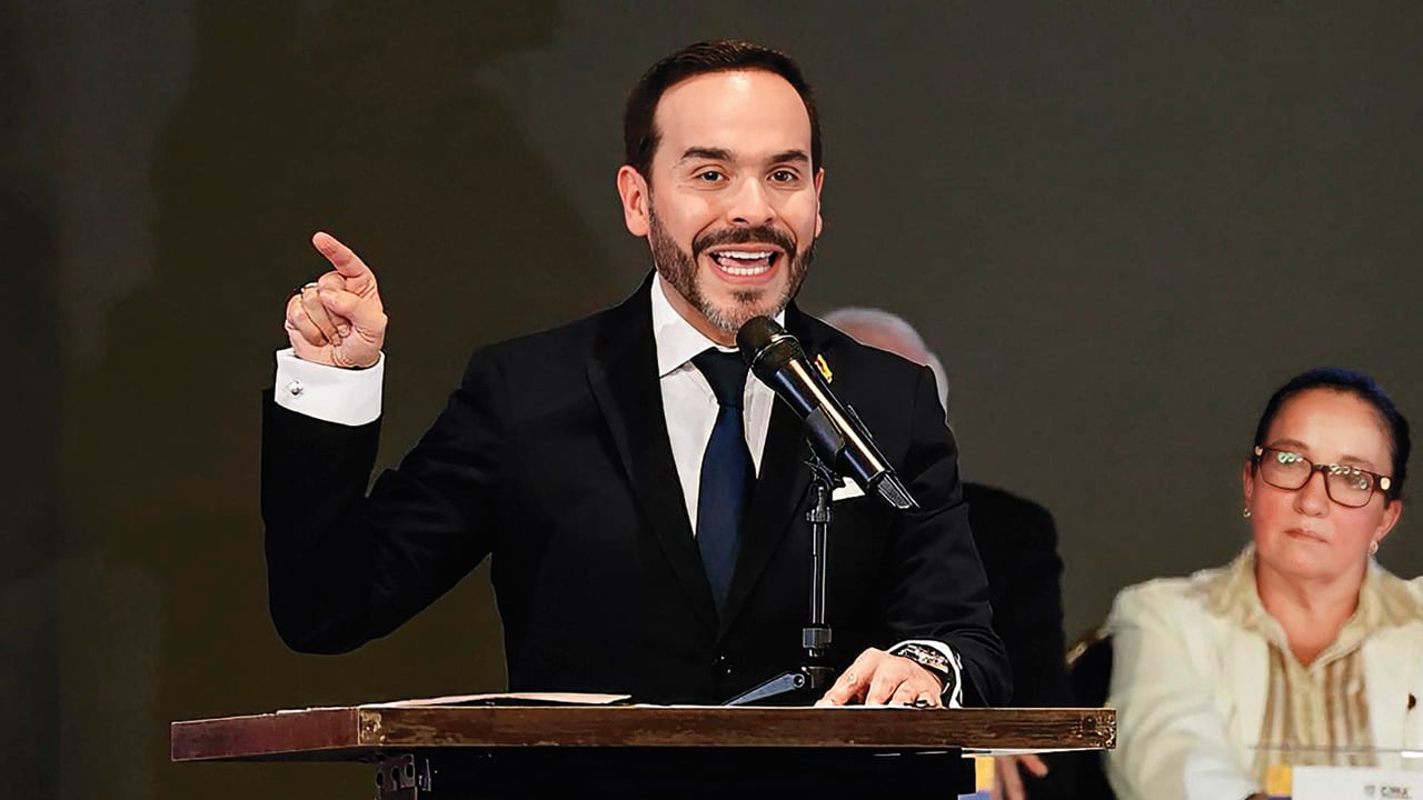 Los ánimos se habrían caldeado cuando el presidente electo, Abelardo De La Espriella, habló de “destripar a la izquierda”.