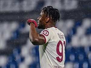 Así festejó su anotación ante el Sassuolo el colombiano Duván Zapata, en el juego de su equipo Torino, en la Serie A italiana 2023.2024, de visitante.