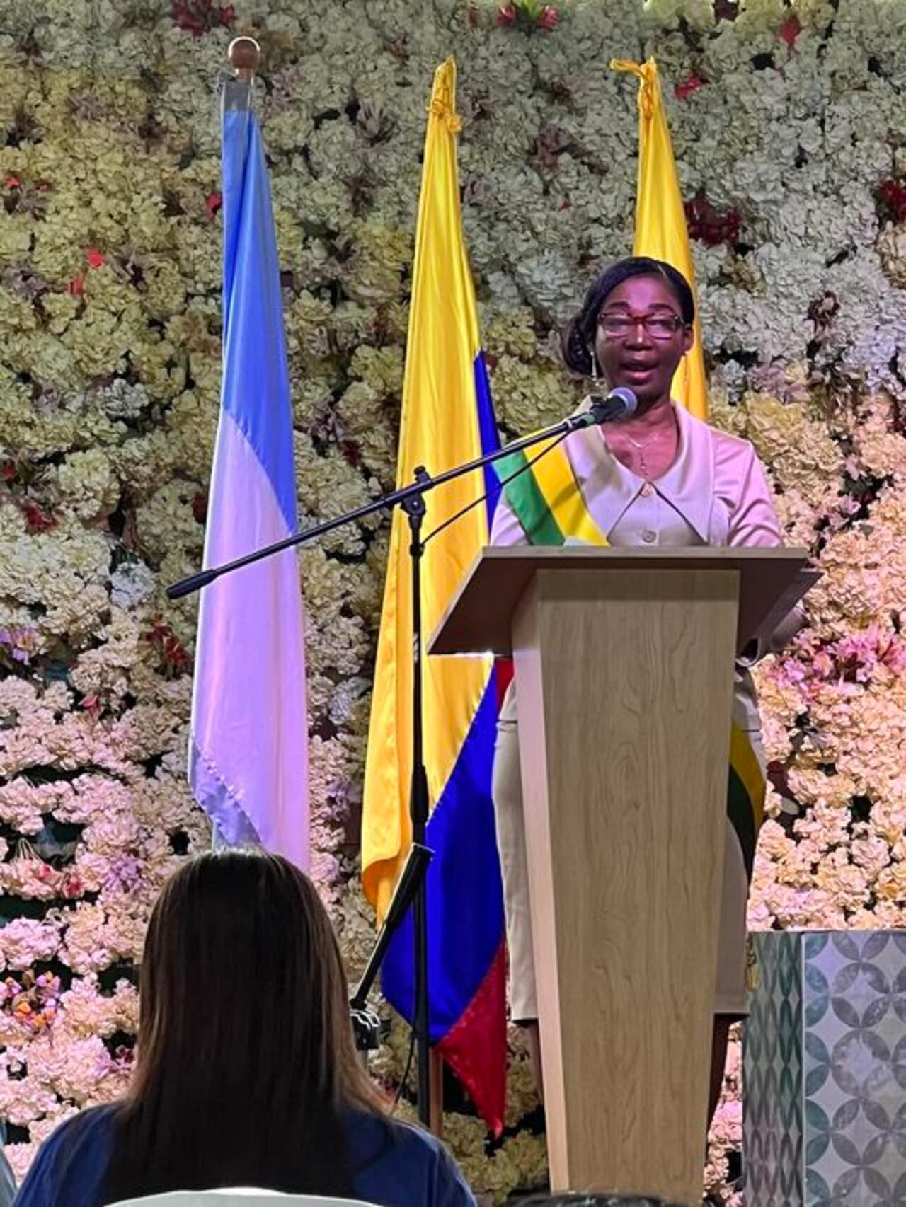 La recién elegida alcaldesa de Buenaventura, Ligia del Carmen Córdoba, comenzó su mandato.