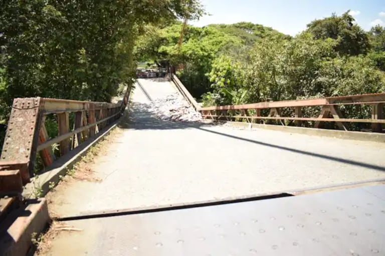 El puente Mariano Ospina Pérez, entre La Unión y La Victoria, tendrá que ser demolido .