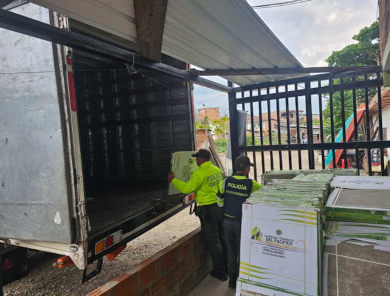 La empresa afectada denunció los hechos al día siguiente ante las autoridades competentes en Villavicencio, señalando los delitos de hurto y estafa, lo que activó de inmediato los mecanismos de investigación y seguimiento.