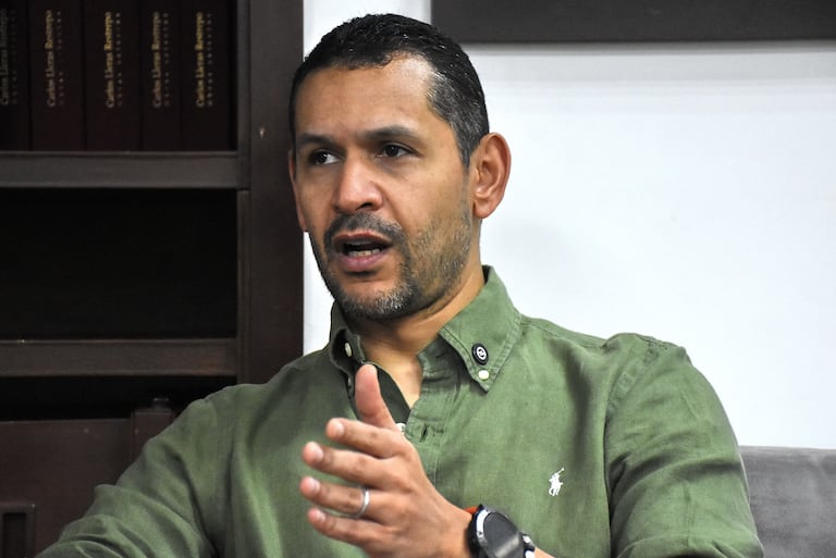 Entrevista Precandidato Presidencial Daniel Palacios.