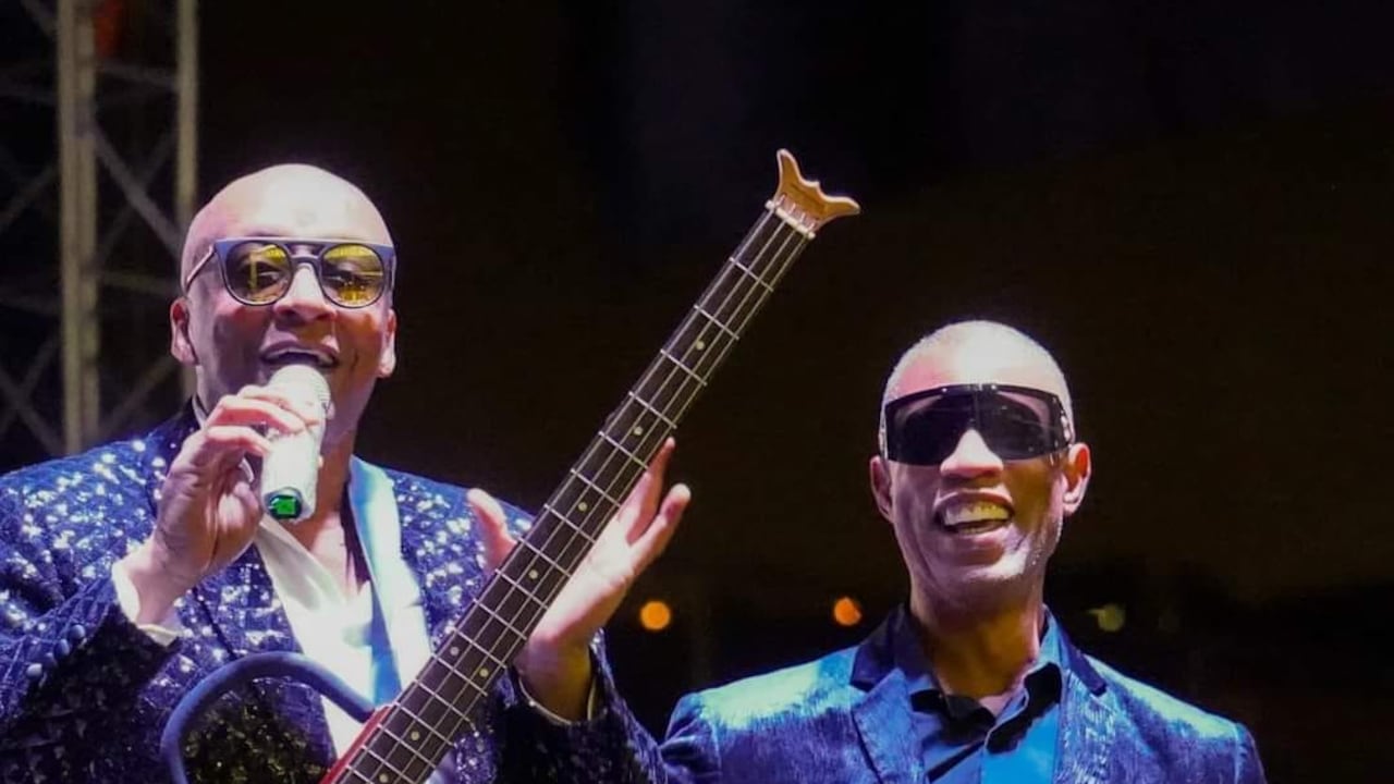 Alexis Lozano y Nino Caicedo le dijeron a Arcángel que lo invitaban a cantar junto a ellos 'Oiga, mire, vea'.