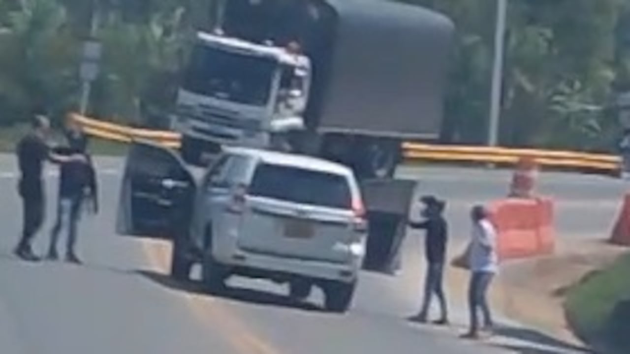 La zona donde se registró este robo es controlada por los frentes disidentes de las Farc Jaime Martínez y Dagoberto Ramos, grupos armados que recurren a sus milicianos para ejecutar esta clase de acciones delictivas.