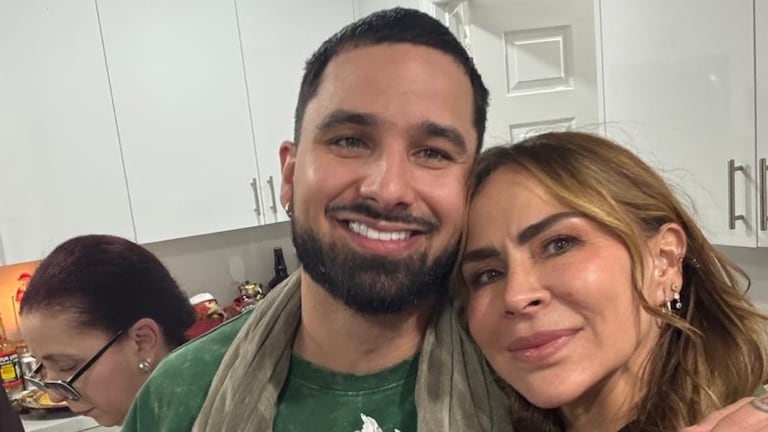 Aylín Mujica y su hijo Mauro.