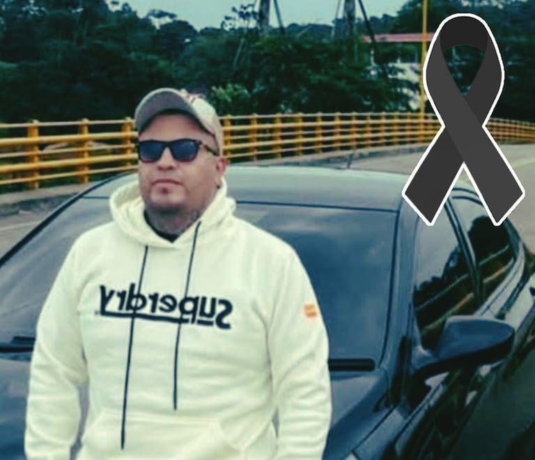 La víctima fue identificada como Alex Talaga, natural de Timbío y residente del barrio Pueblo Nuevo. Según información preliminar de las autoridades ecuatorianas, en el mismo suceso otra persona resultó con lesiones y fue atendida por los organismos de emergencia.