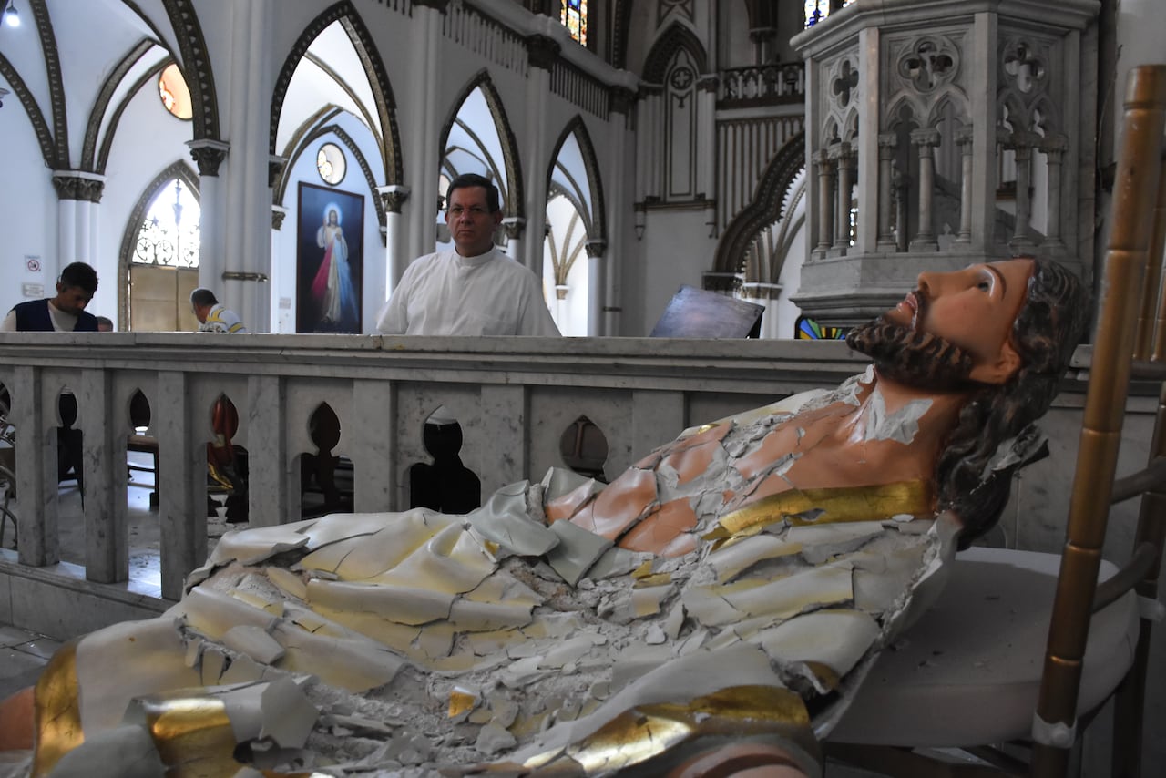 Vandalismo y Sacrilegio en la Iglesia La Ermita