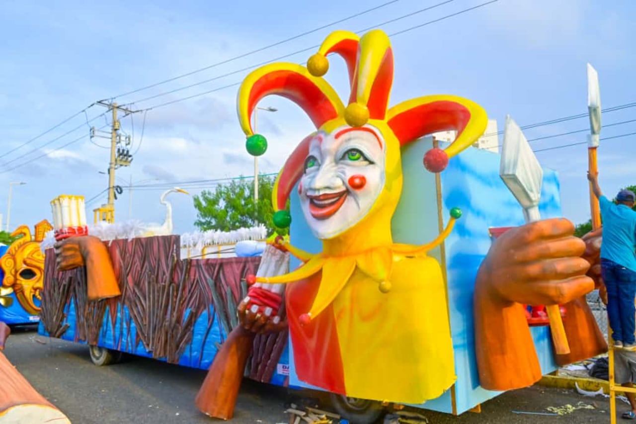 Más de 250 personas estuvieron involucradas en el proceso de creación de las carrozas.