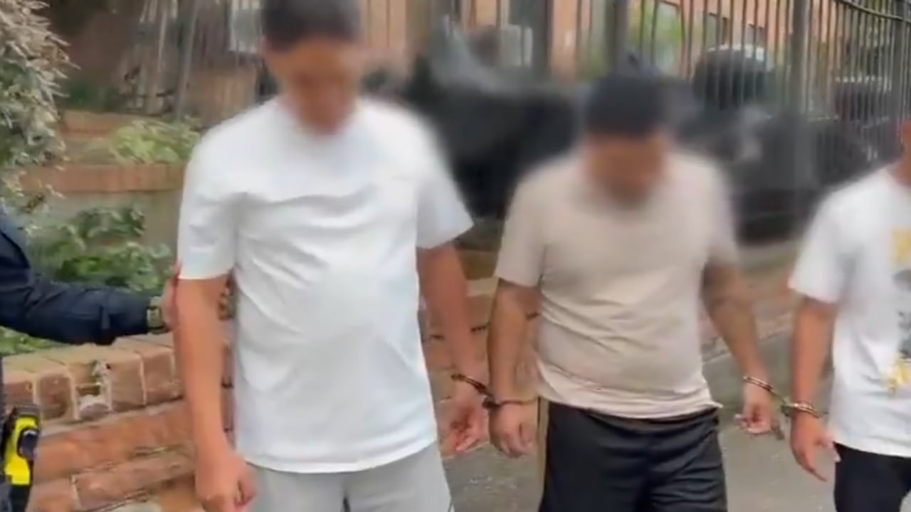 Los funcionarios fueron capturados en un operativo conjunto.