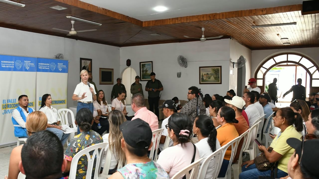 La Gobernación está entregando créditos condonables a los emprendedores afectados por el terremoto.