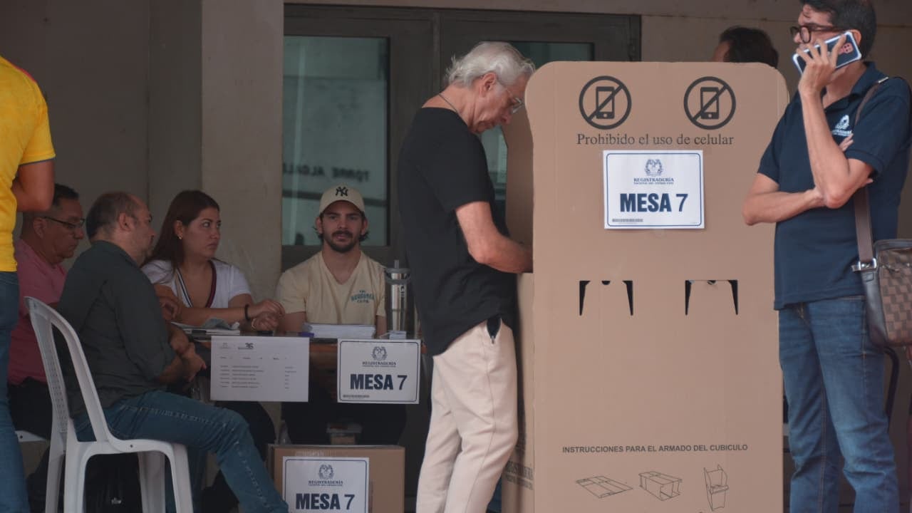 ELECCIONES PRESIDENCIALES - URNAS - VOTO