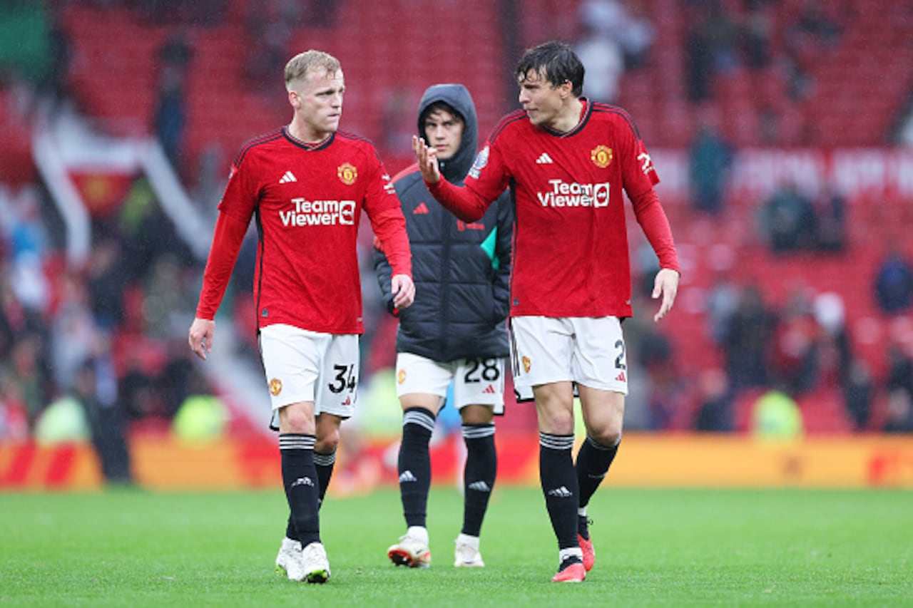 MANCHESTER, ENGLAND - SEPTEMBER 30: Donny van de Beek and Victor Lindeloef of Manchester United looks dejected at full-time following the Premier League match between Manchester United and Crystal Palace at Old Trafford on September 30, 2023 in Manchester, England. (Photo by Alex Livesey/Getty Images)