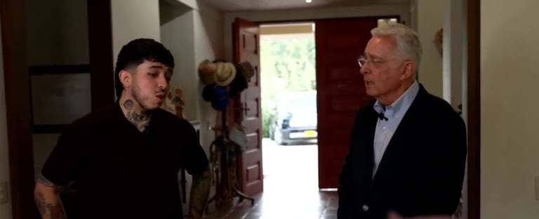 Westcol y Álvaro Uribe Vélez
