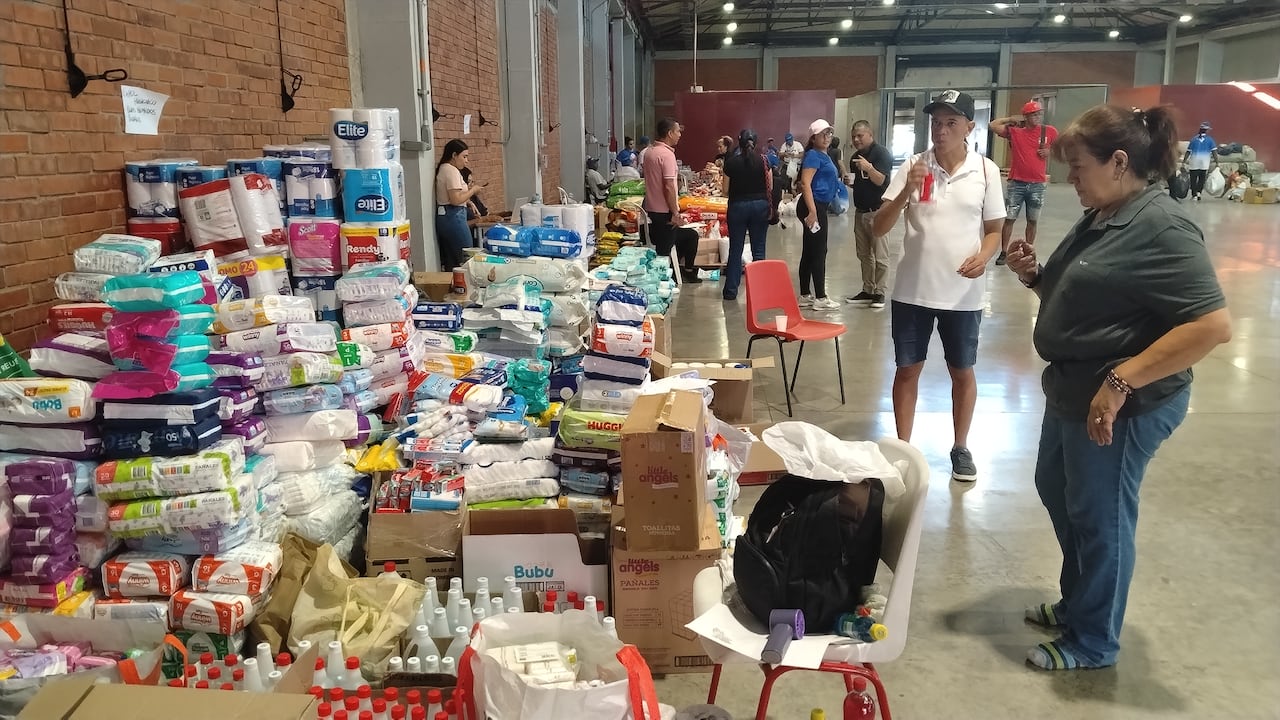 Terremoto en Cali centros de acopio de.ayudas en la licorera y el Banco de Alimentos de Cali