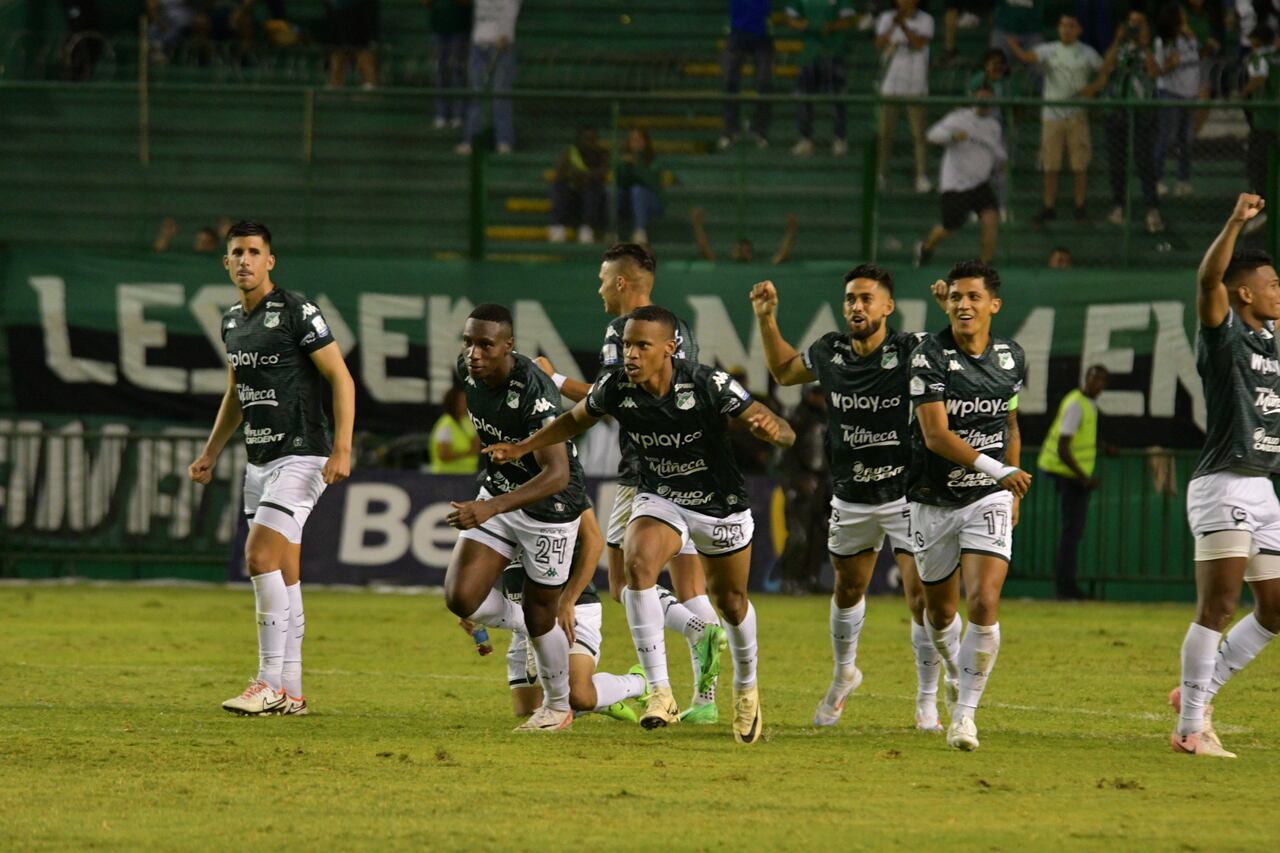 Deportivo Cali celebra su paso a 4 de final por Copa Colombia frente a Fortaleza.