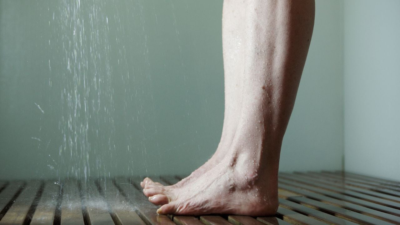 Cómo evitar resbalarse en el baño.