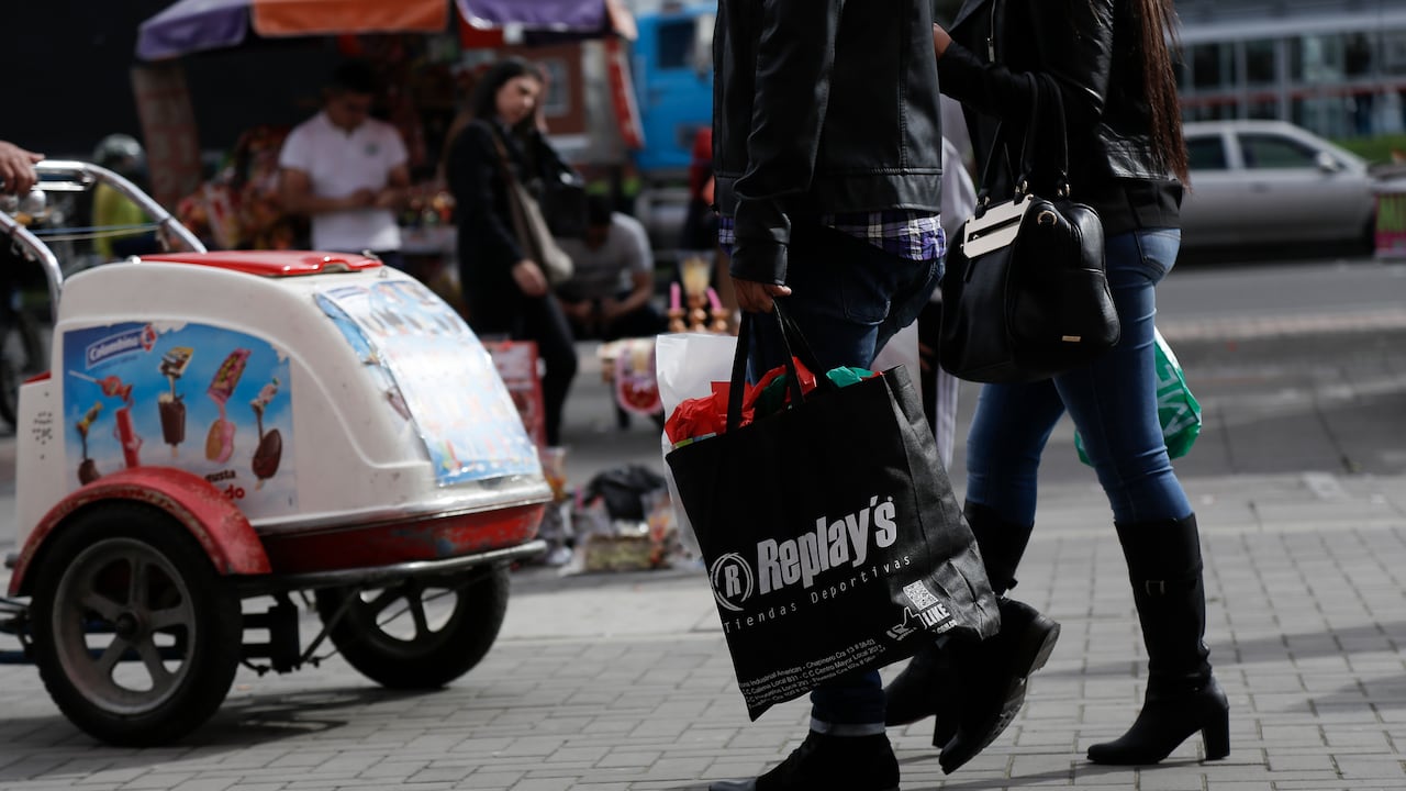 Las compras navideñas son un gran movimiento para la economía.