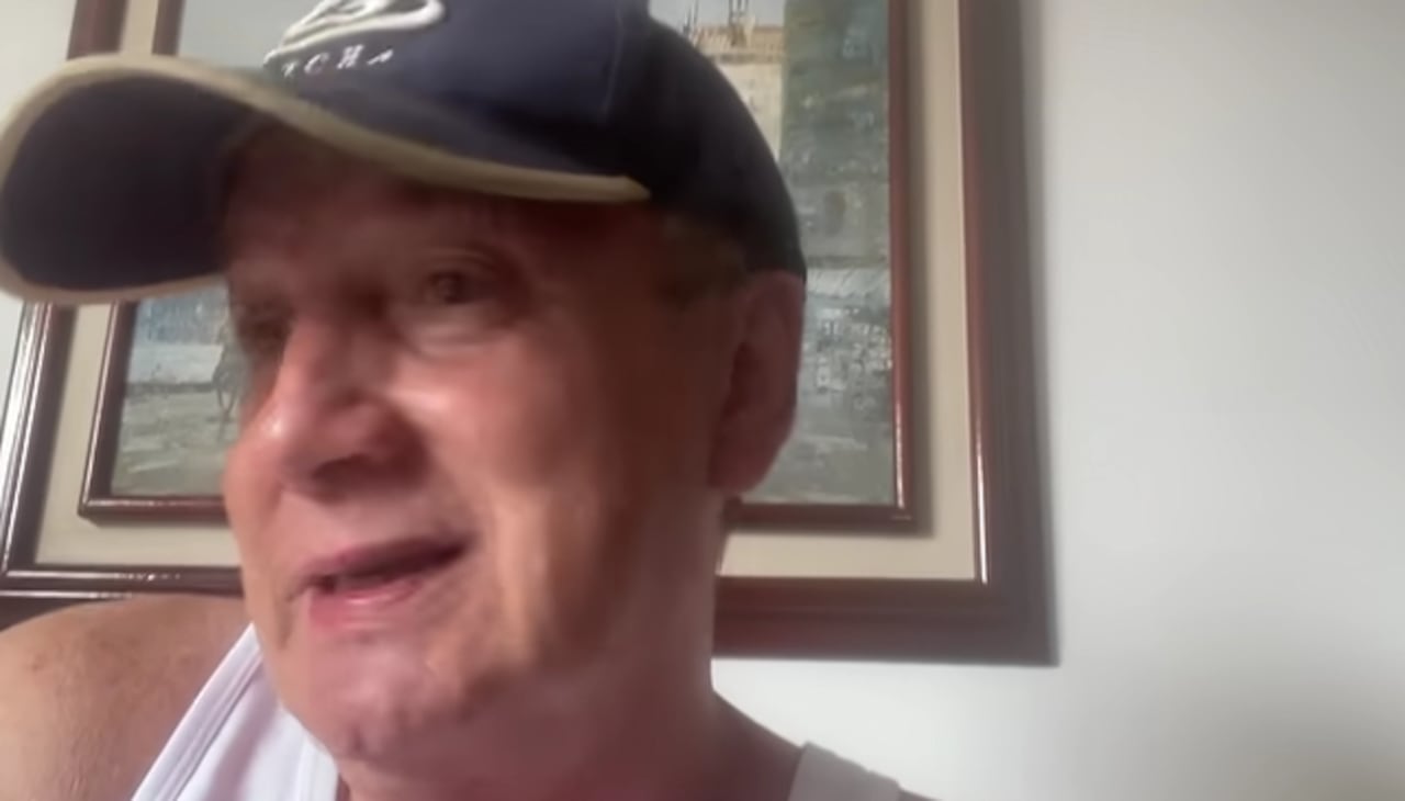 Carlos Alberto Patiño, su esposa y su hijo quedaron bajo los escombros tras el colapso de su vivienda.