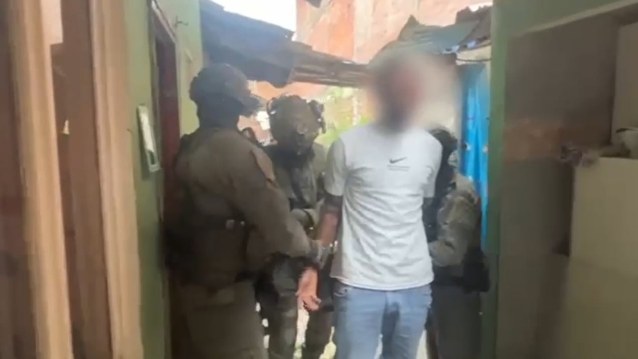 4. El Coronel Gerson Bedoya Piraquive, Comandante del Departamento de Policía Cauca, destacó el trabajo articulado entre la Policía Nacional y la Fiscalía General de la Nación que permitió materializar la captura en Puerto Tejada.