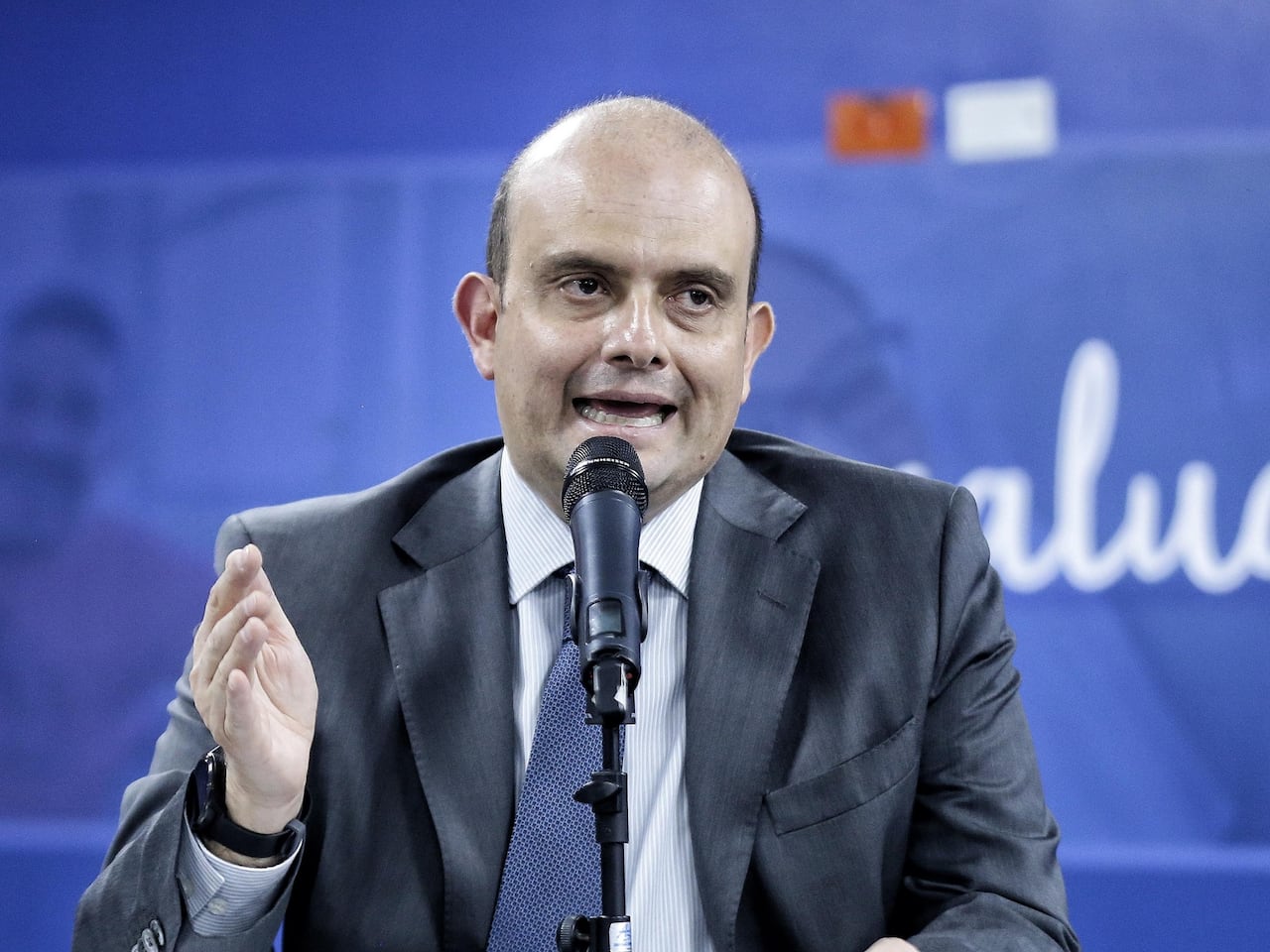 Iván Darío González, exministro de Salud, confirma que se contagió de coronavirus - El País