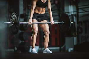 Desde los principiantes hasta los atletas experimentados, se presenta un análisis exhaustivo de los ejercicios más efectivos para aumentar la masa muscular en las piernas, adaptados a diversos niveles de condición física y objetivos personales.