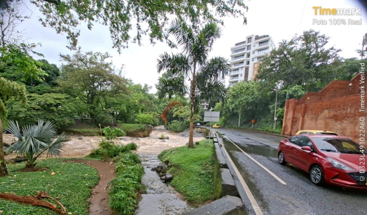 Autoridades atienden incidentes por precipitaciones en varios sectores de Cali