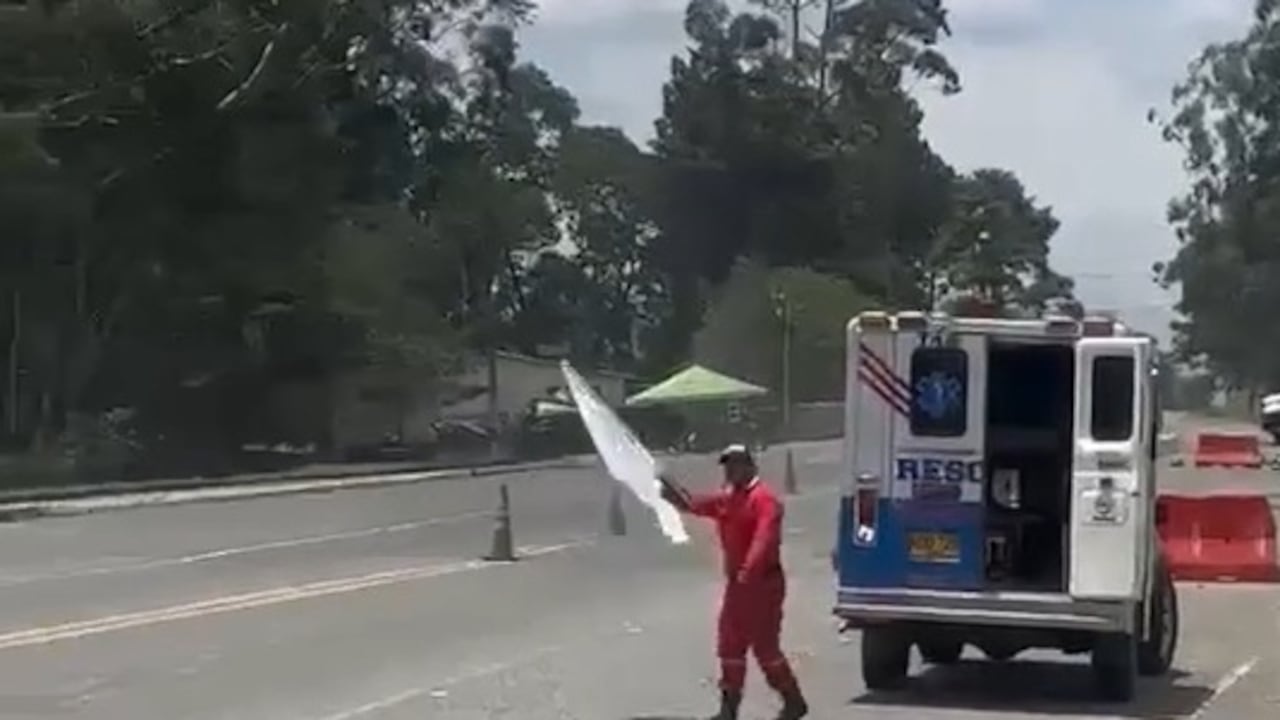 El establecimiento comercial está ubicado en el sector de El Crucero, sobre la vía que conduce hacia Totoró, Cauca.