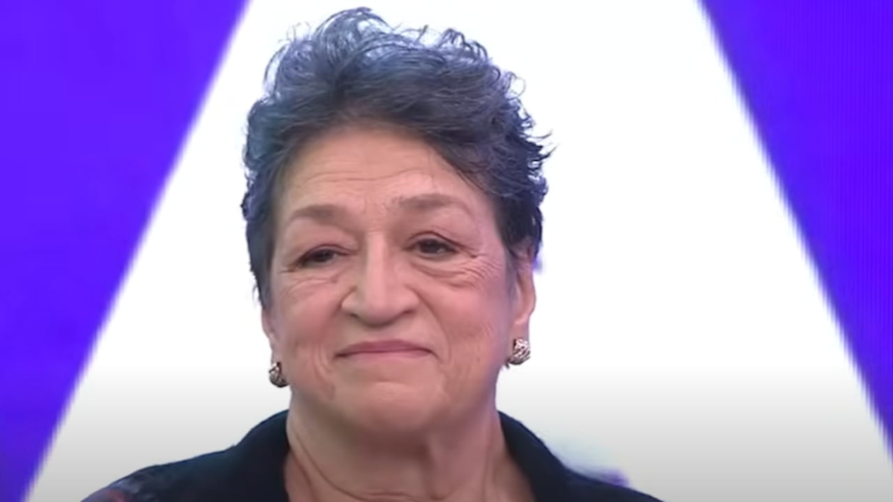 La actriz Vicky Hernández fue homenajeada en La Red por los años de trabajo en la televisión nacional.