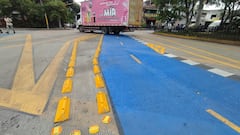 La Secretaría de Movilidad informó que la cicloruta aún se encuentra en fase de implementación y requiere ajustes de señalización y accesos.