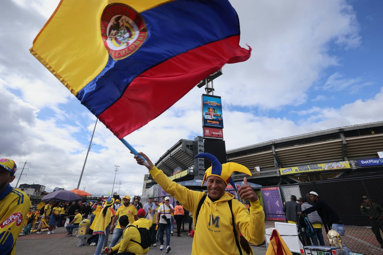 Hinchas de la Selección Colombia, en los alrededores del Estadio el Campín
