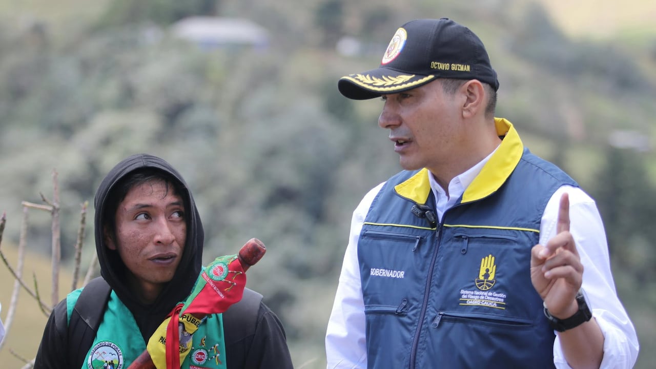 El gobernador del Cauca, Octavio Guzmán, lideró la entregada de estas ayudas humanitarias.