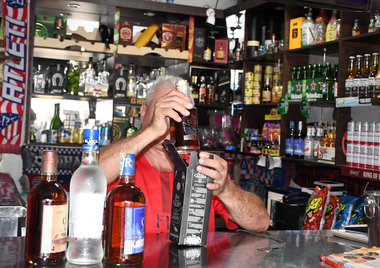 Cali: Apertura de frontera para la venta de licor a nivel nacional. foto José L Guzmán. EL País.