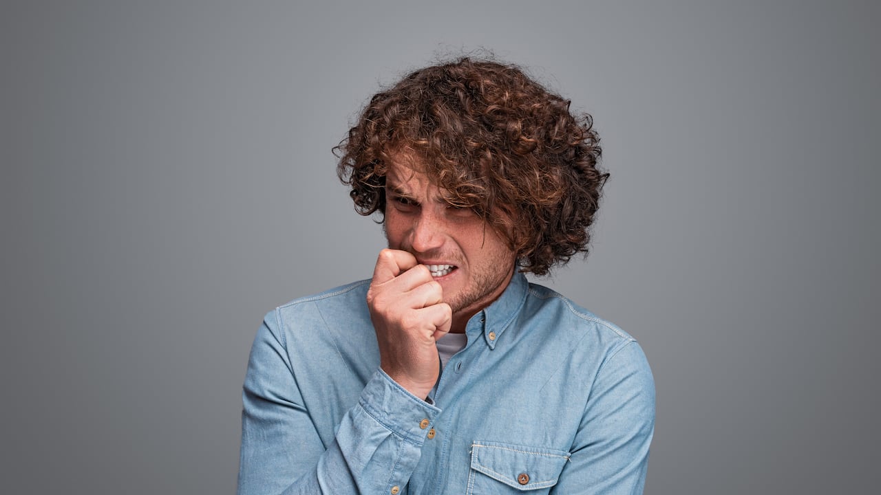 Este mal hábito puede ser consecuencia del estrés y la ansiedad.