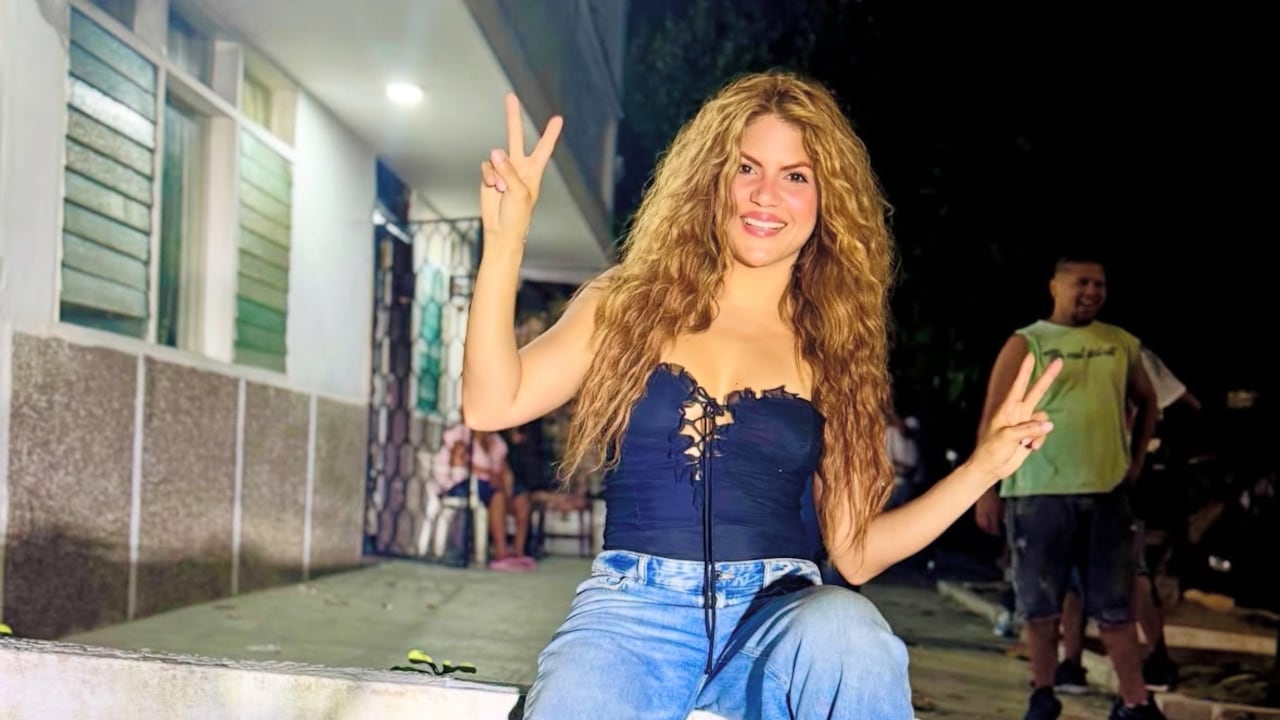 La artista venezolana no pudo desfilar en primera fila con la barranquillera.