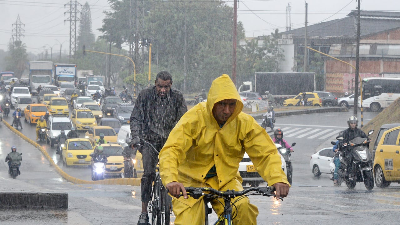 Cali: Con las primeras lluvias del mes de abril se espera la terminación paulatina del fenómeno del niño y con estas alejar los riegos de racionamientos eléctricos en el país. foto José L Guzmán.