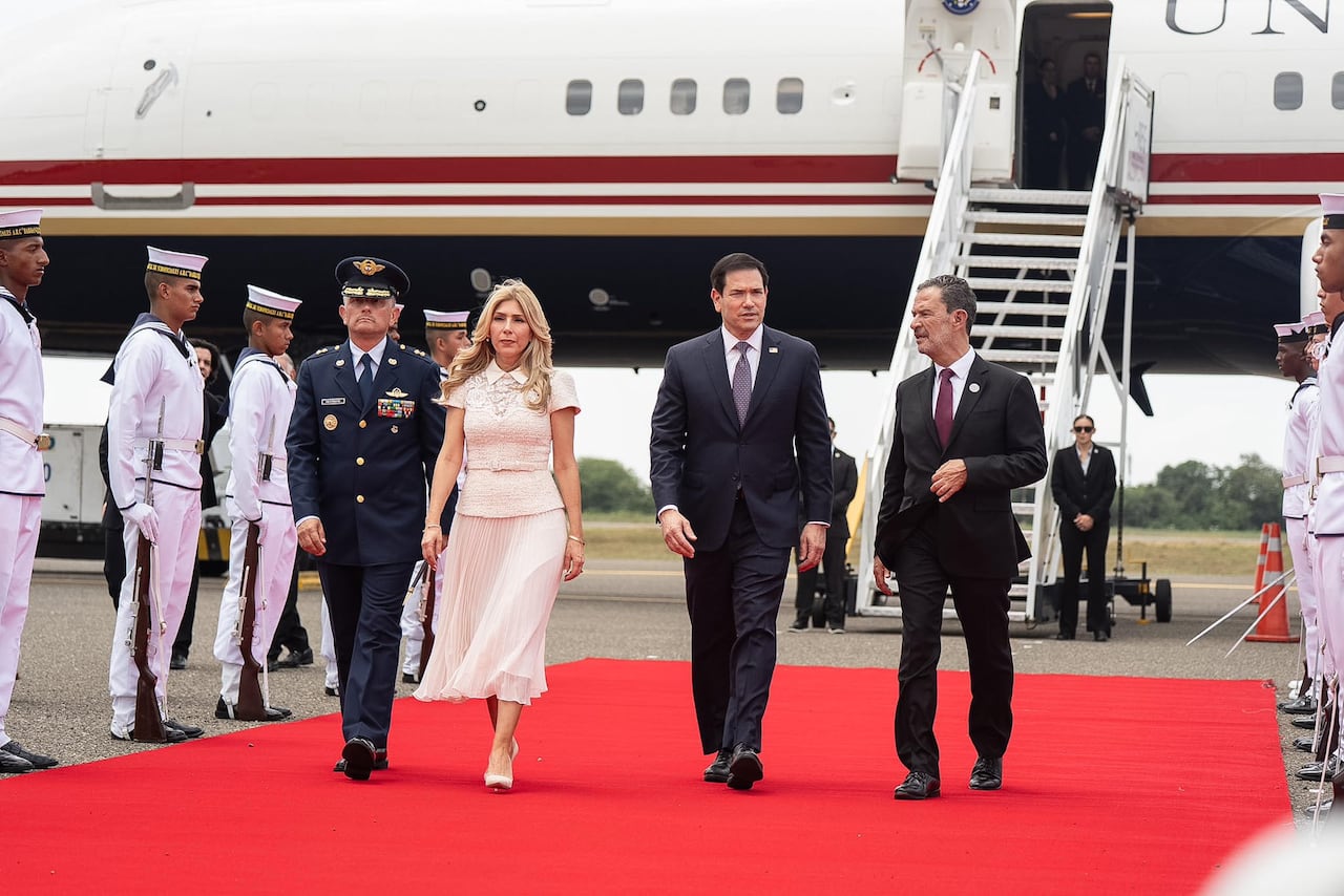 El canciller Omar Bula recibe al secretario de Estado de Estados Unidos, Marco Rubio, en Barranquilla, en el inicio de su visita a Colombia.