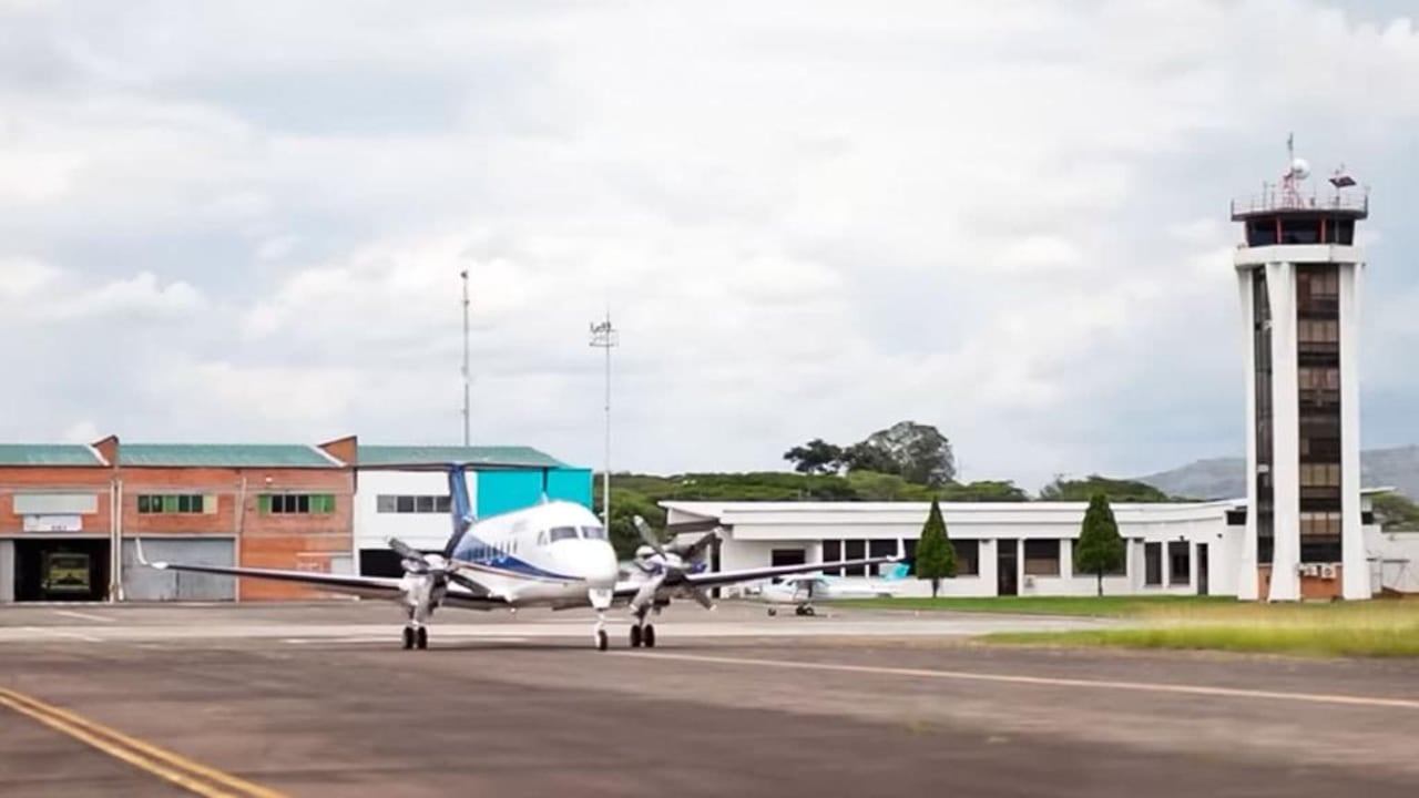 Gobernación del Valle invierte 2.800 de pesos millones para convertir al Santa Ana de Cartago en un aeropuerto categoría C.