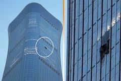 Una avioneta se estrelló contra el China Zun, el edificio más alto de Pekín, provocando daños visibles en la fachada acristalada y un amplio despliegue de emergencia.
