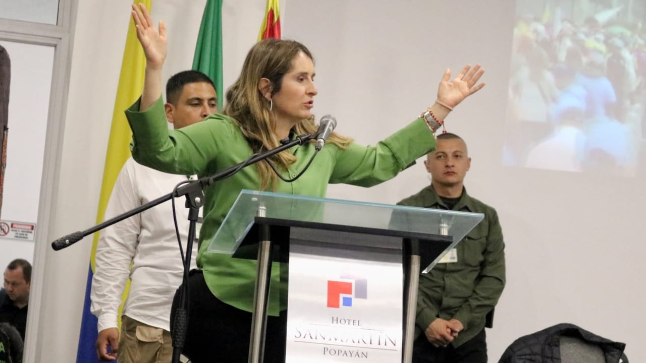 Esta lideresa del Centro Democrático también fue precandidata presidencial en 2018 y, en diciembre de 2025, fue proclamada como candidata presidencial del Centro Democrático para las elecciones de 2026, en una consulta interna del partido.