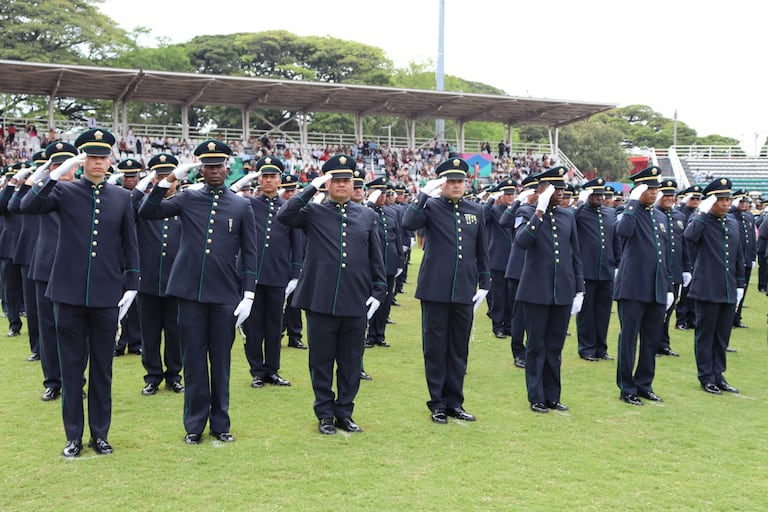 En el estadio Francisco Rivera Escobar de Palmira se realizó la ceremonia solemne de ascenso de 722 hombres y mujeres de la Policía Metropolitana de Cali.